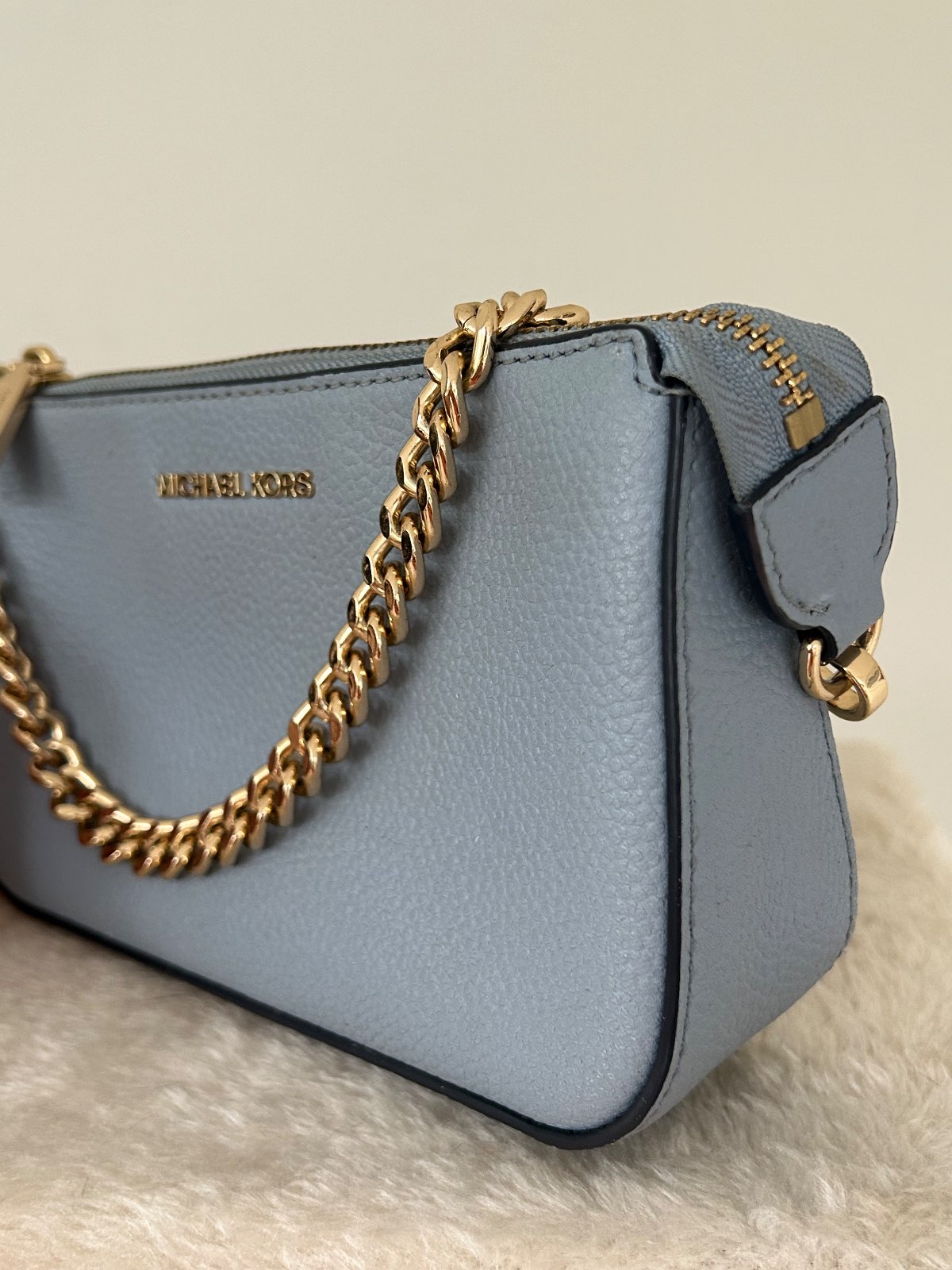 Michael Kors — Pochette Cuir Bleu Michael Kors Jet Set Charm — photo 2