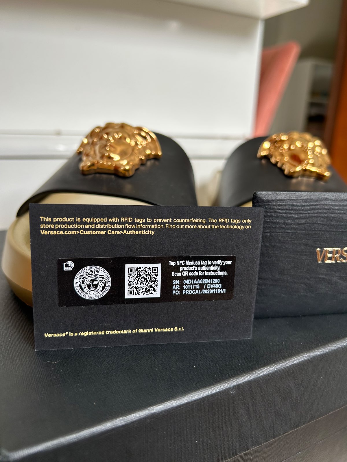 Versace — Mules VERSACE Medusa Noires & Or — photo 2