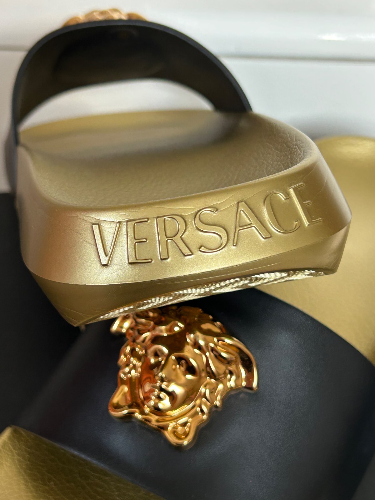 Versace — Mules VERSACE Medusa Noires & Or — photo 1