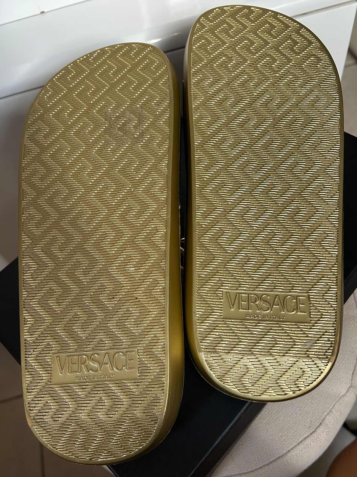 Versace — Mules VERSACE Medusa Noires & Or — photo 6