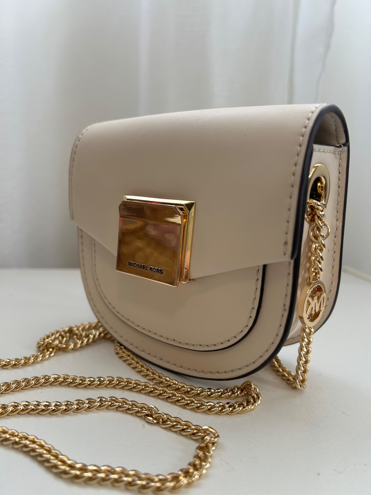 Michael Kors — Sac Michael Kors Mini Crossbody Saddle Beige Cuir Lisse — photo 2
