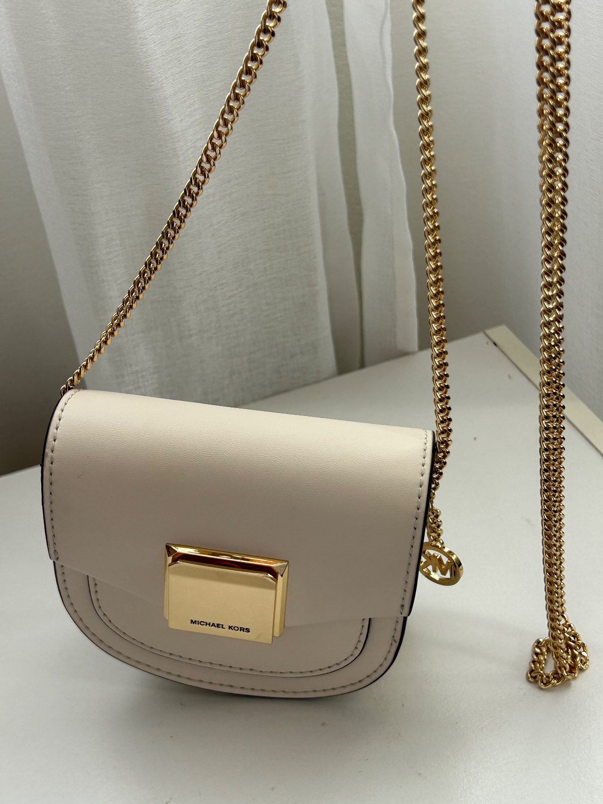 Michael Kors — Sac Michael Kors Mini Crossbody Saddle Beige Cuir Lisse — photo 8
