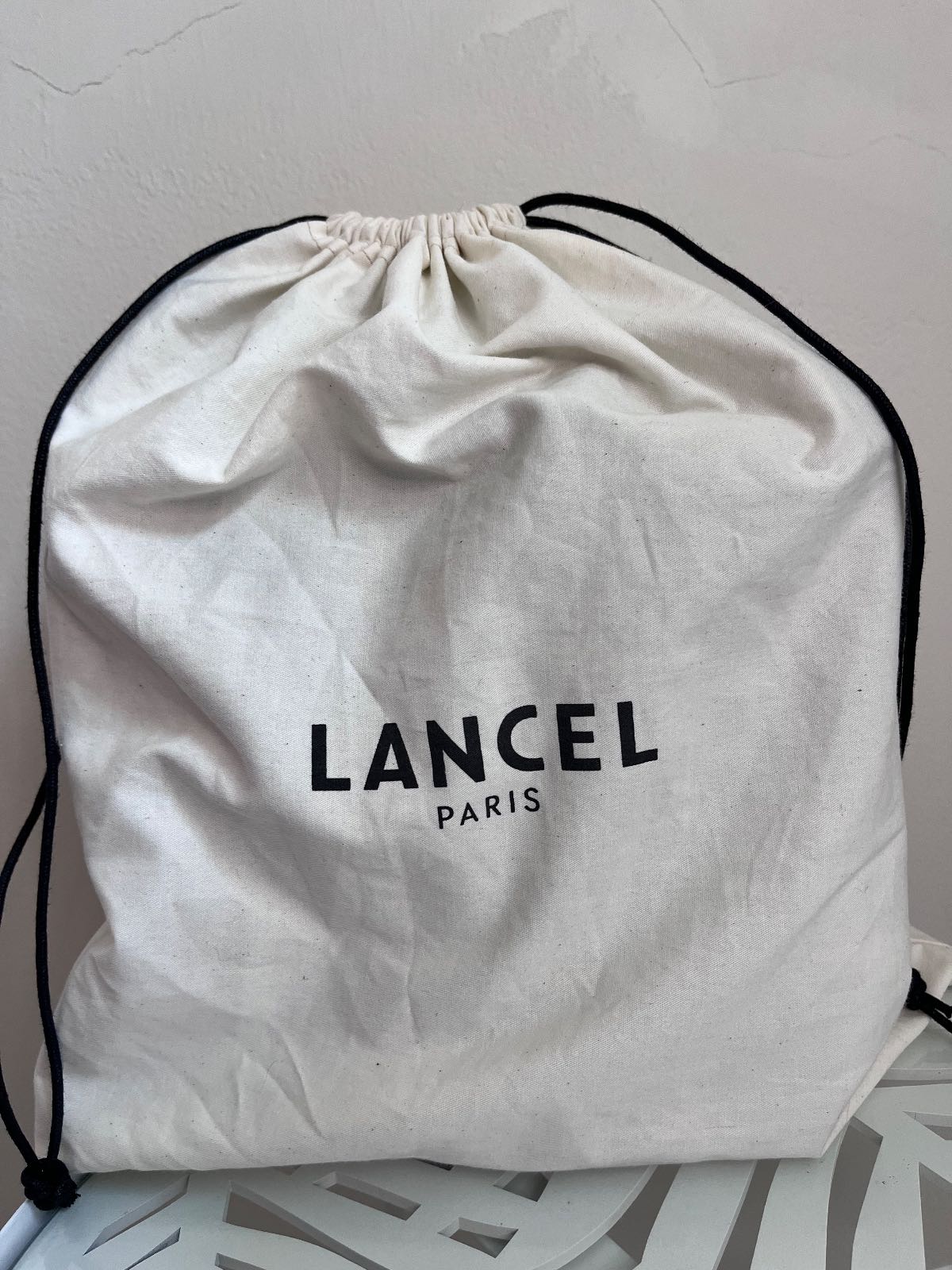 Lancel — Sac Lancel modèle CHERI- Seau Cuir Bleu Canard — photo 10