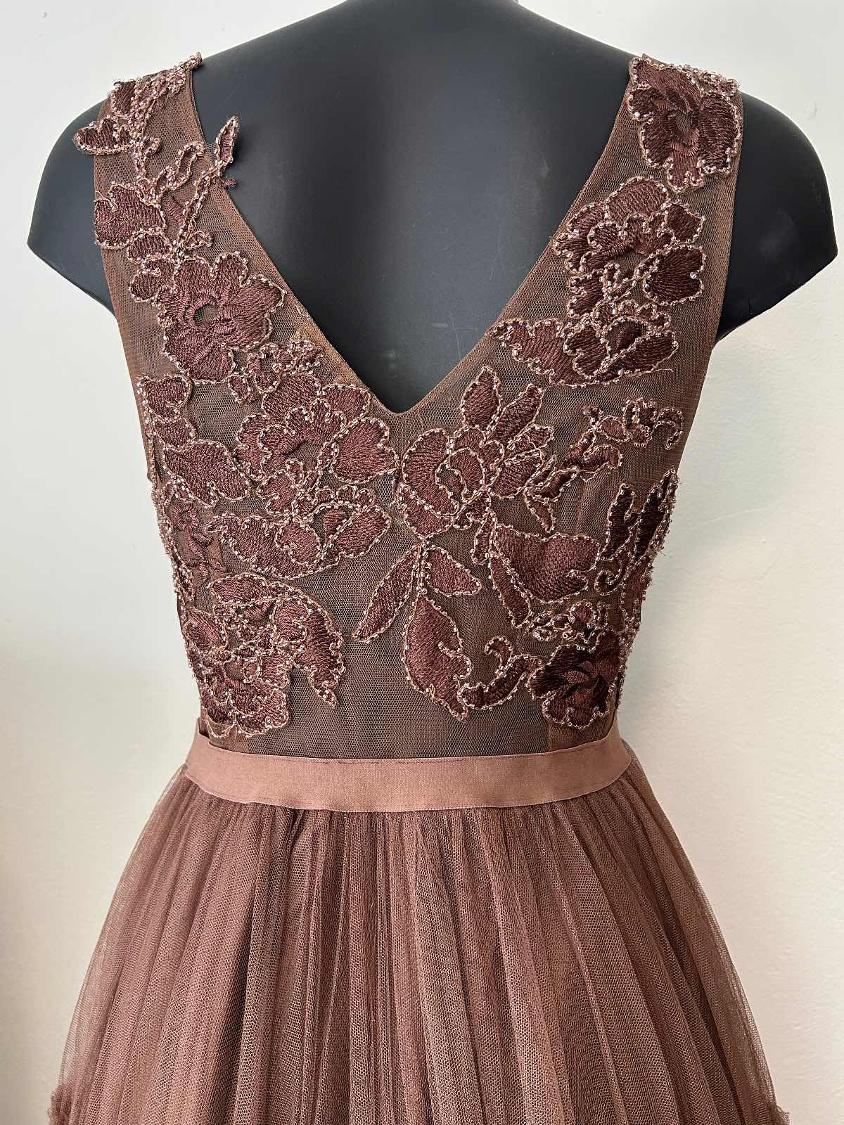 SHOWBIZ — Robe longue SHOWBIZ tulle chocolat & broderies — photo 2