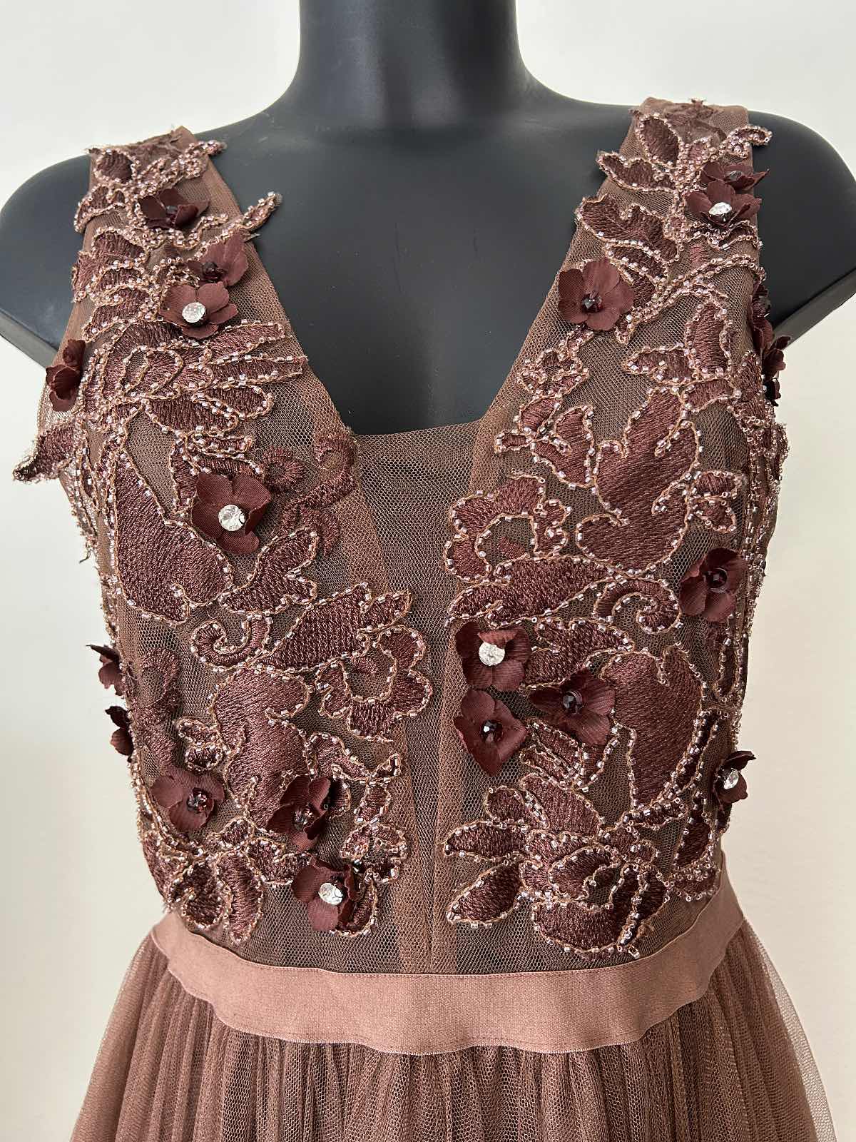 SHOWBIZ — Robe longue SHOWBIZ tulle chocolat & broderies — photo 4