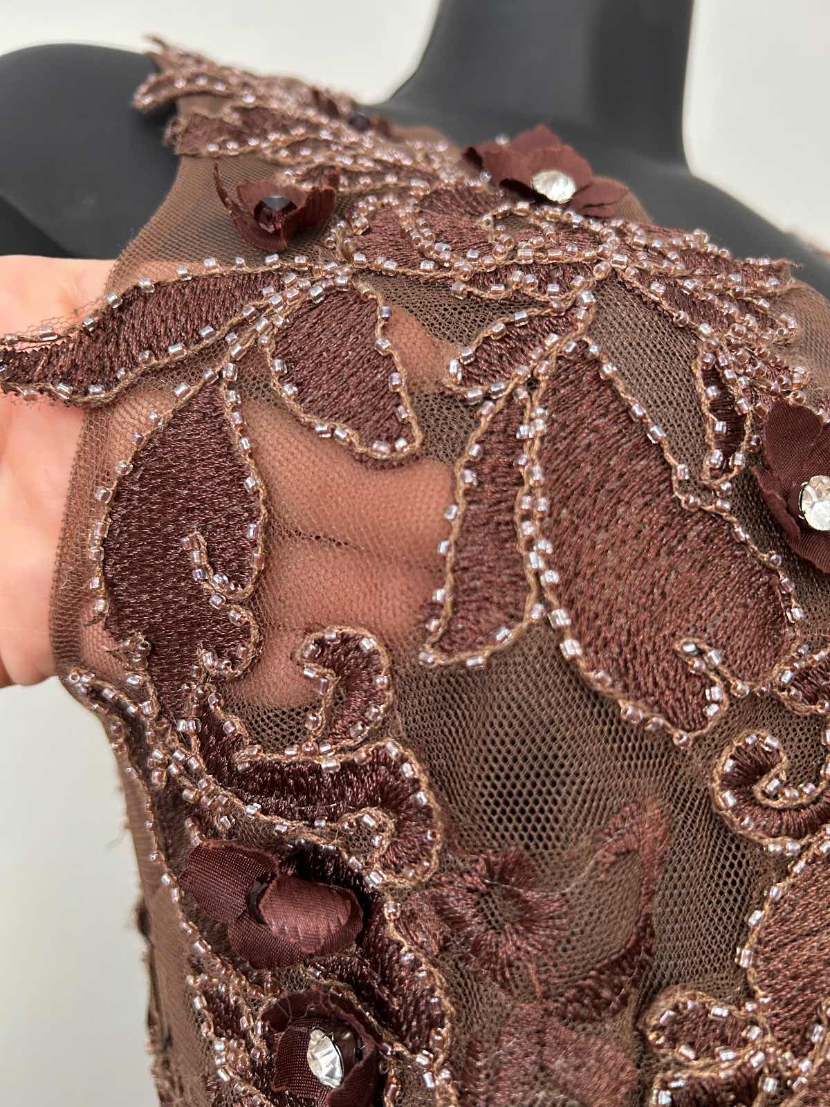 SHOWBIZ — Robe longue SHOWBIZ tulle chocolat & broderies — photo 5