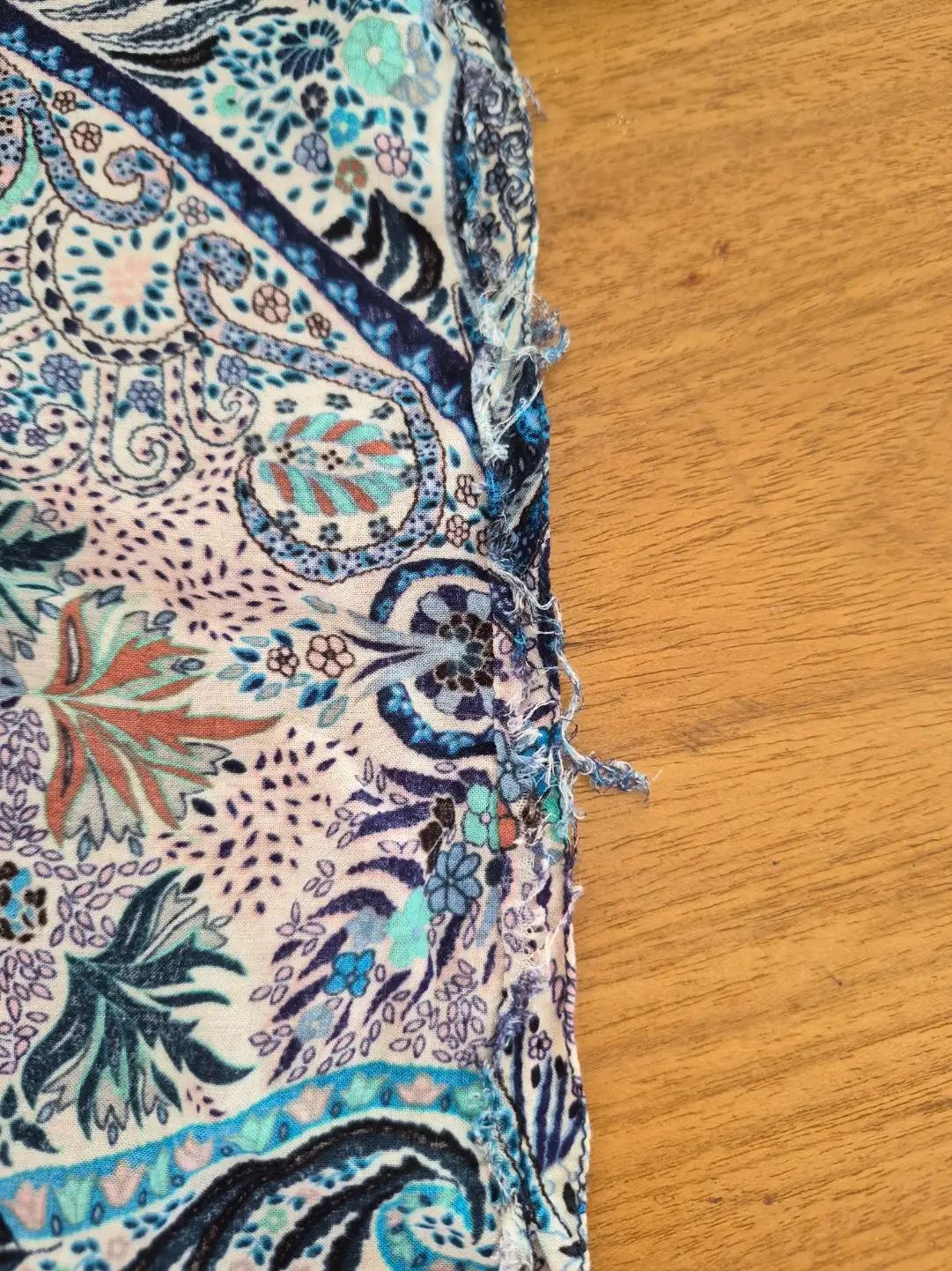 Ba&sh — Robe bretelle ba&sh longue ultra fluide imprimé bleu dos nu T2/38 — photo 6