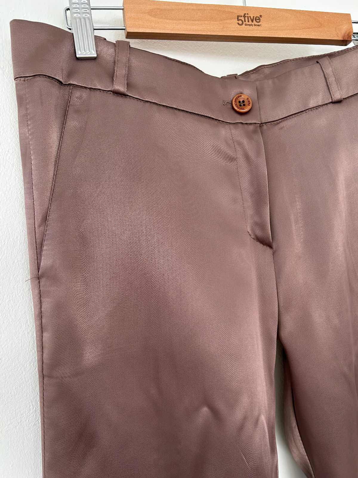 Hippocampe Paris — Pantalon satiné marron glacé Hippocampe — photo 3