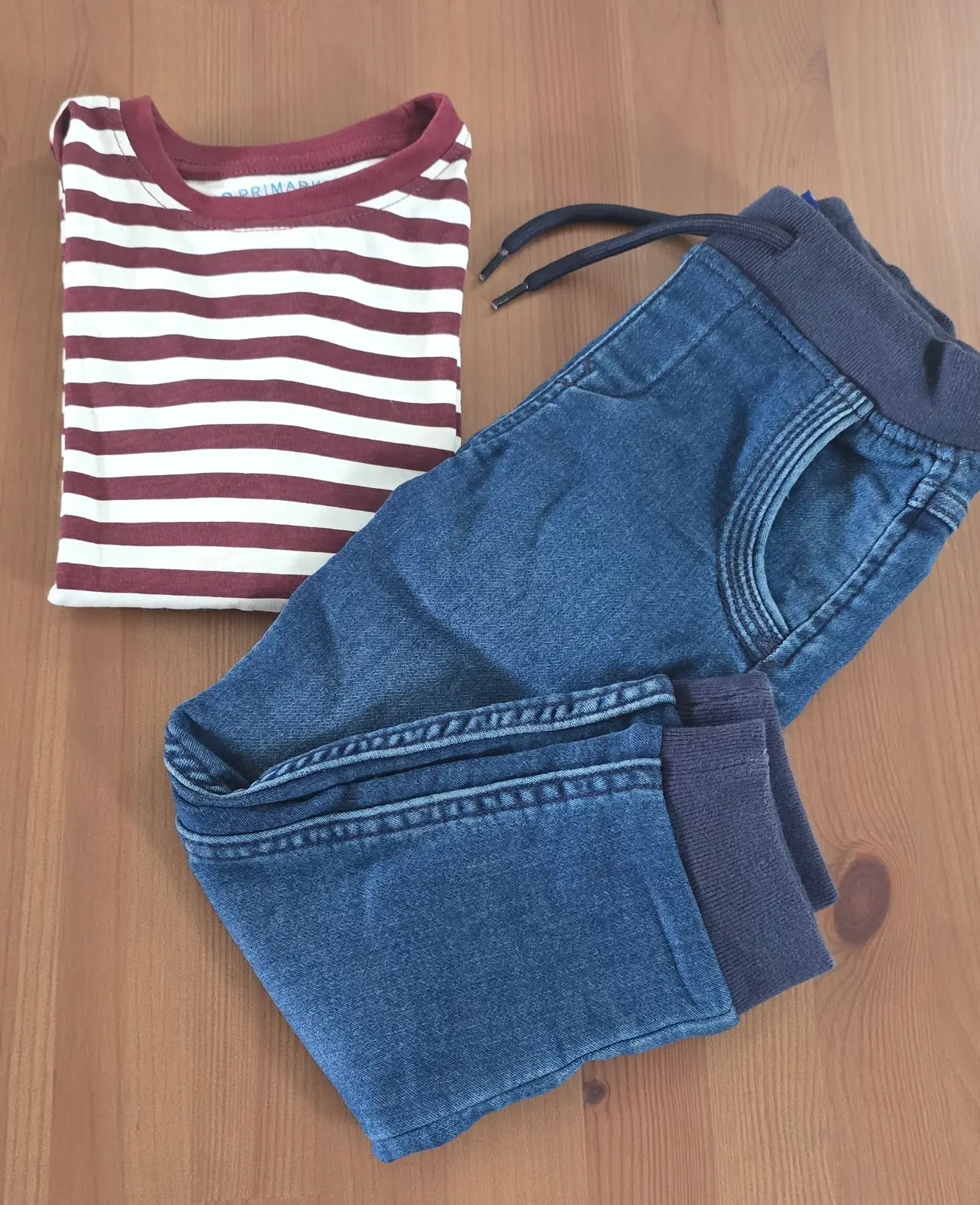 Okaidi — Teeshirt ml et jeans jogger 4ans Garçon — photo 1