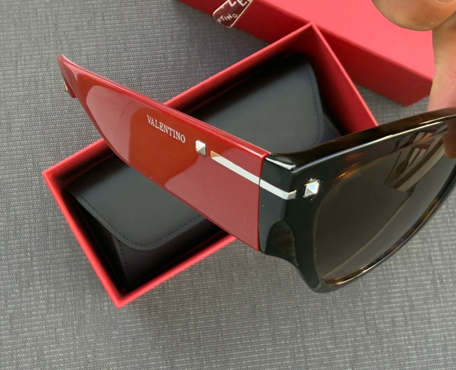 Valentino — Lunettes de Soleil pour Femme Online Valentino VA 4028 — photo 2