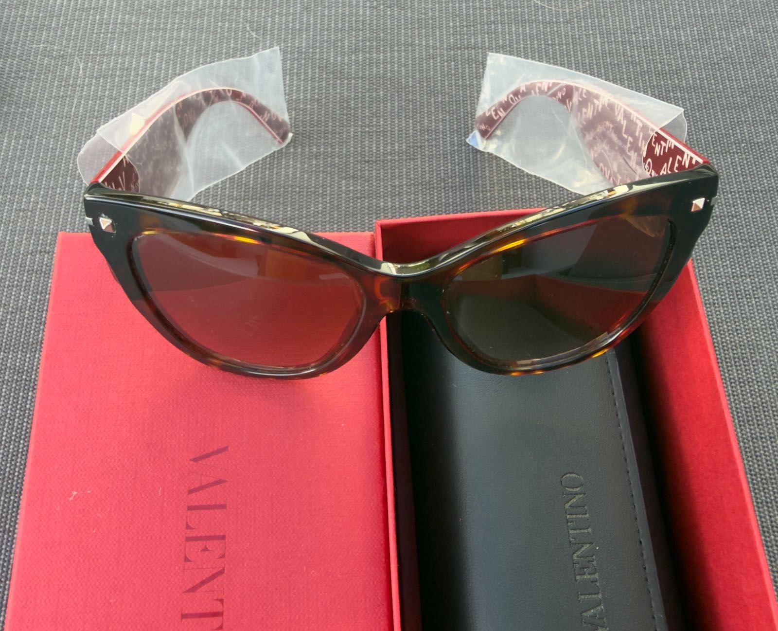 Valentino — Lunettes de Soleil pour Femme Online Valentino VA 4028 — photo 4