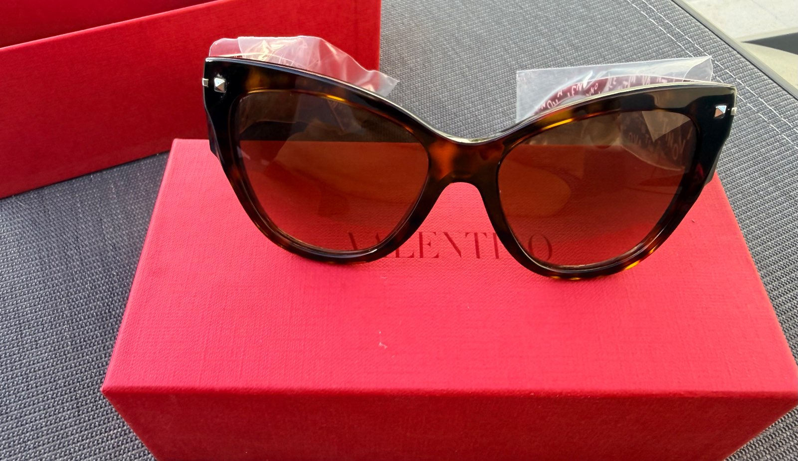 Valentino — Lunettes de Soleil pour Femme Online Valentino VA 4028 — photo 7
