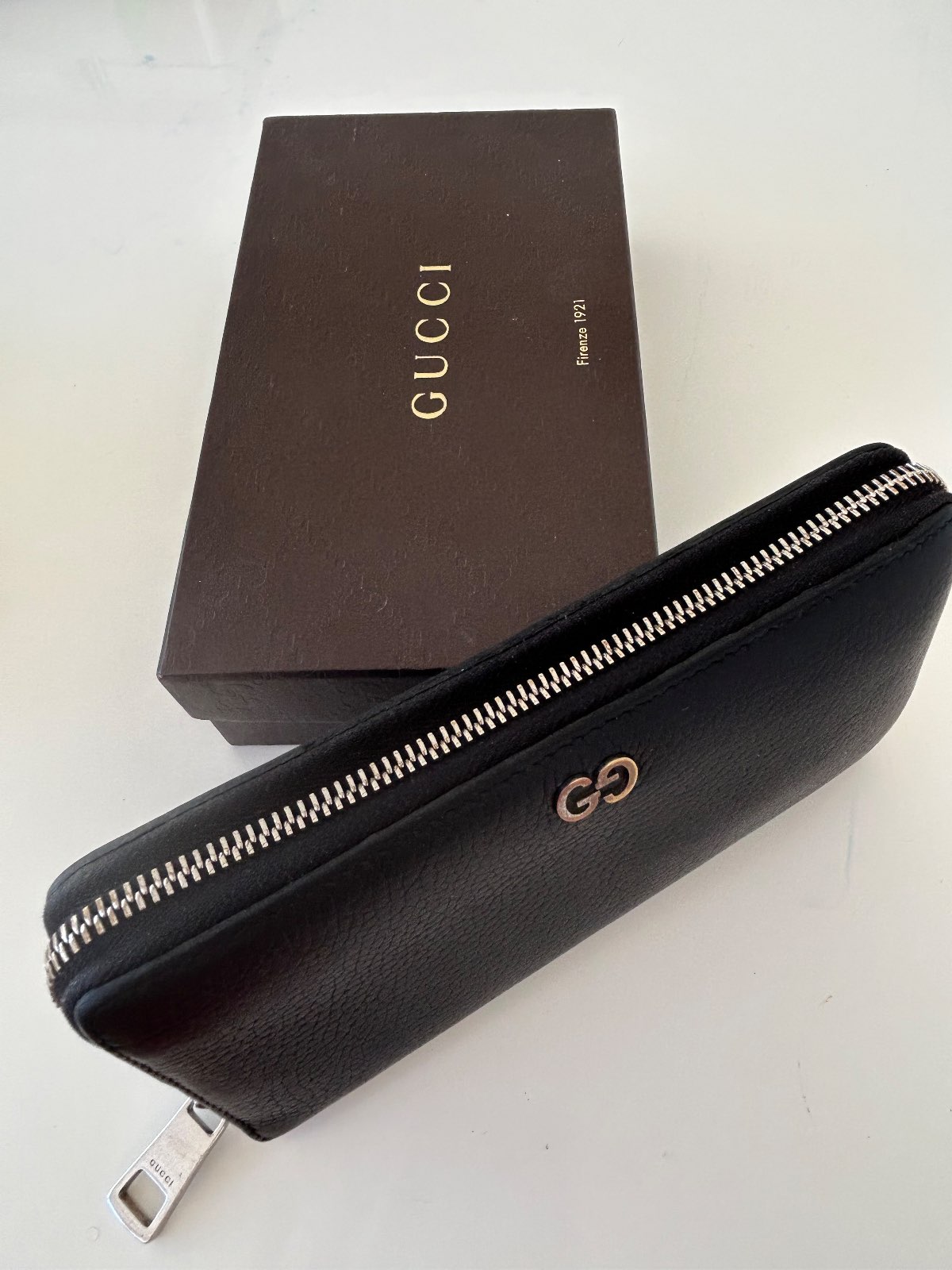 Gucci — Portefeuille Gucci zippé noir vintage — photo 1