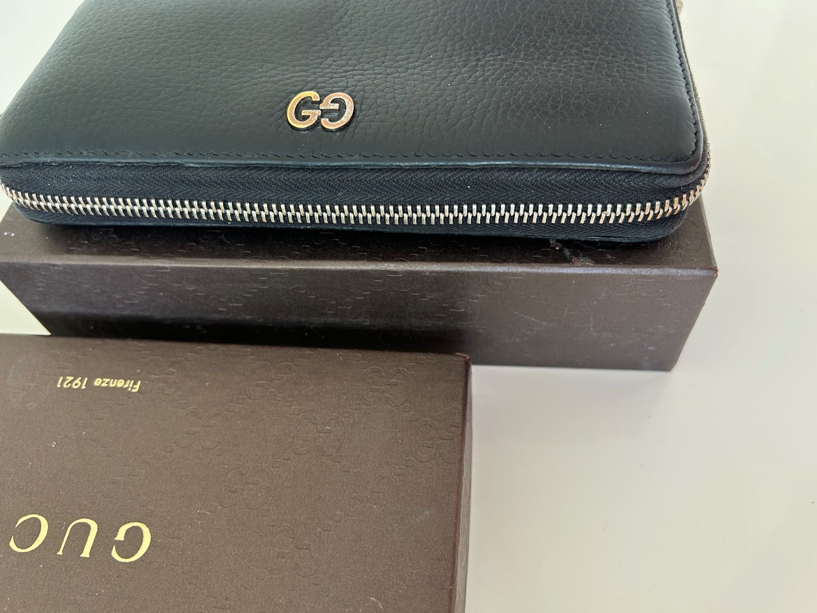 Gucci — Portefeuille Gucci zippé noir vintage — photo 2