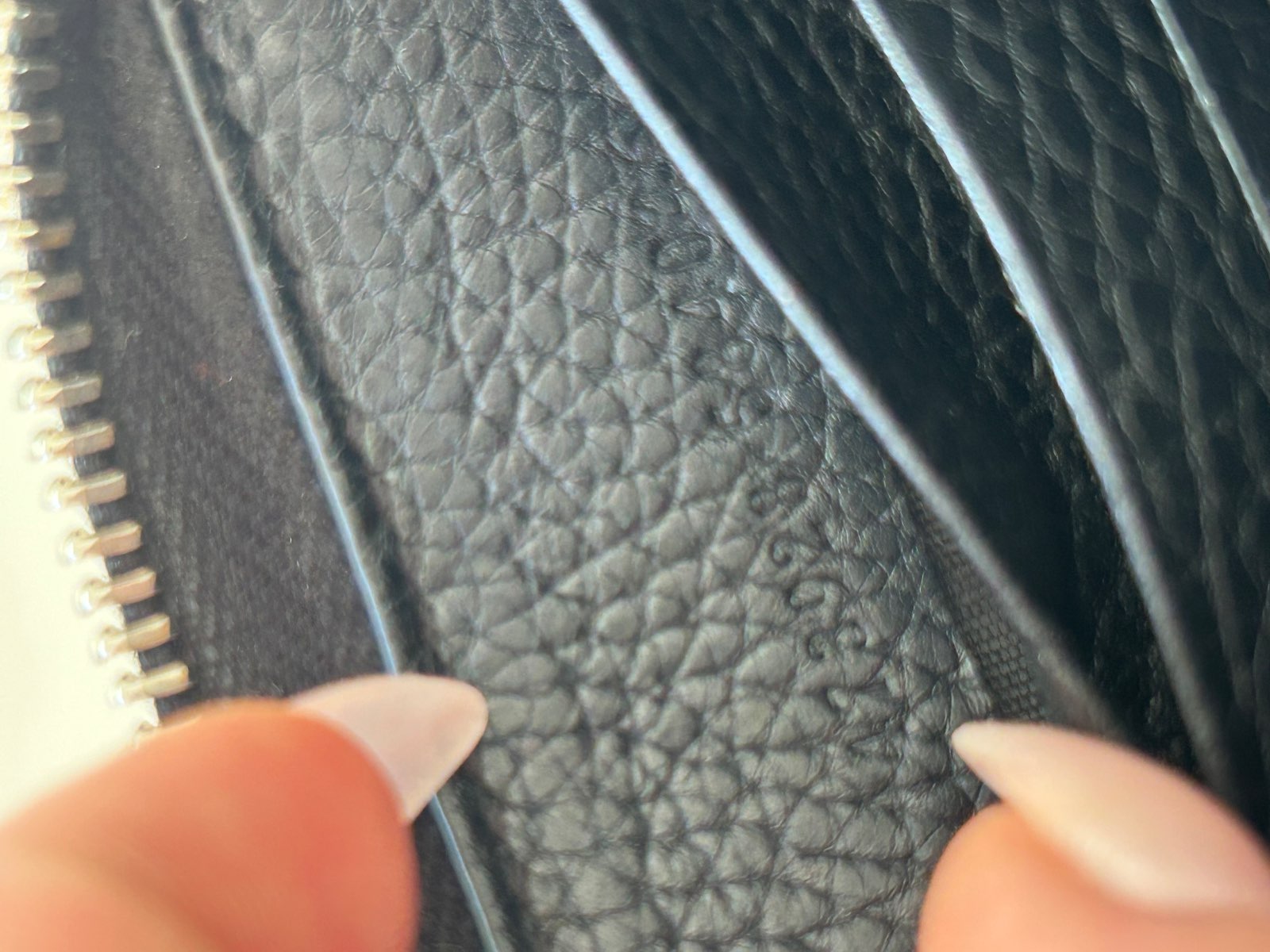 Gucci — Portefeuille Gucci zippé noir vintage — photo 6