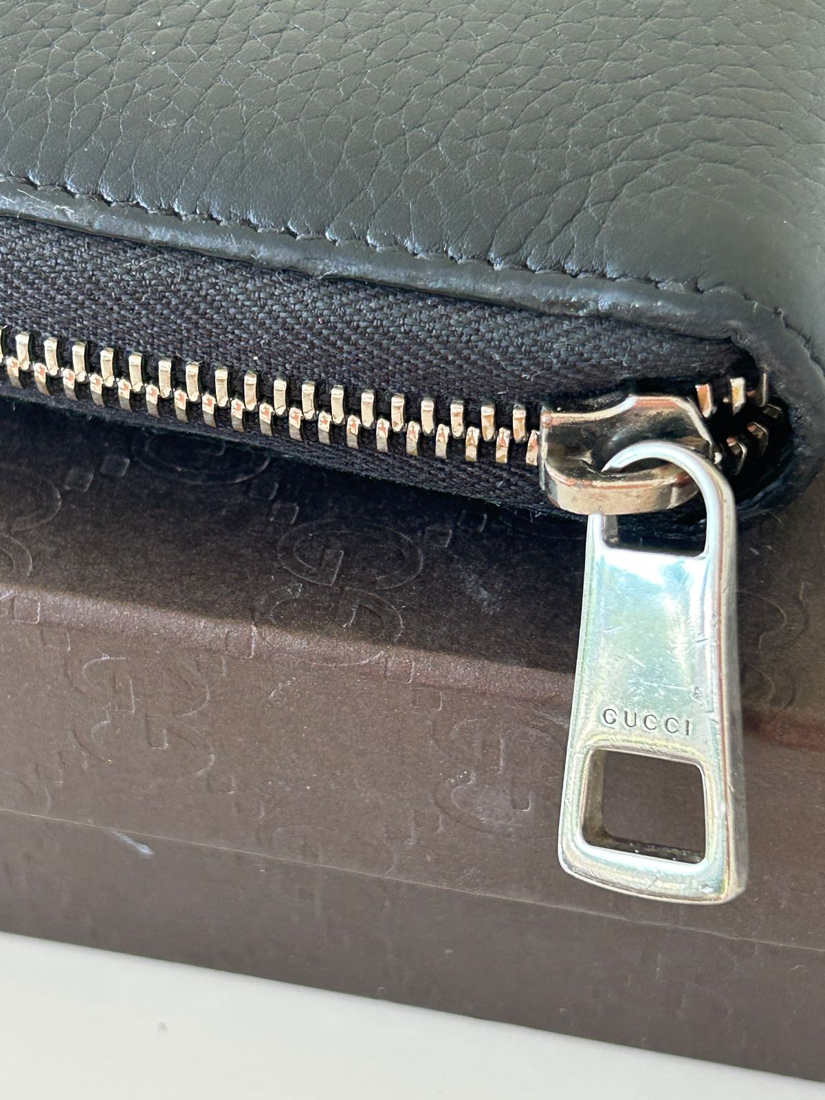 Gucci — Portefeuille Gucci zippé noir vintage — photo 7