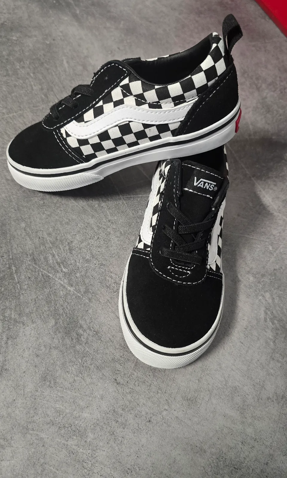 Vans — Neuves baskets vans pointure 26 unisex — photo 1