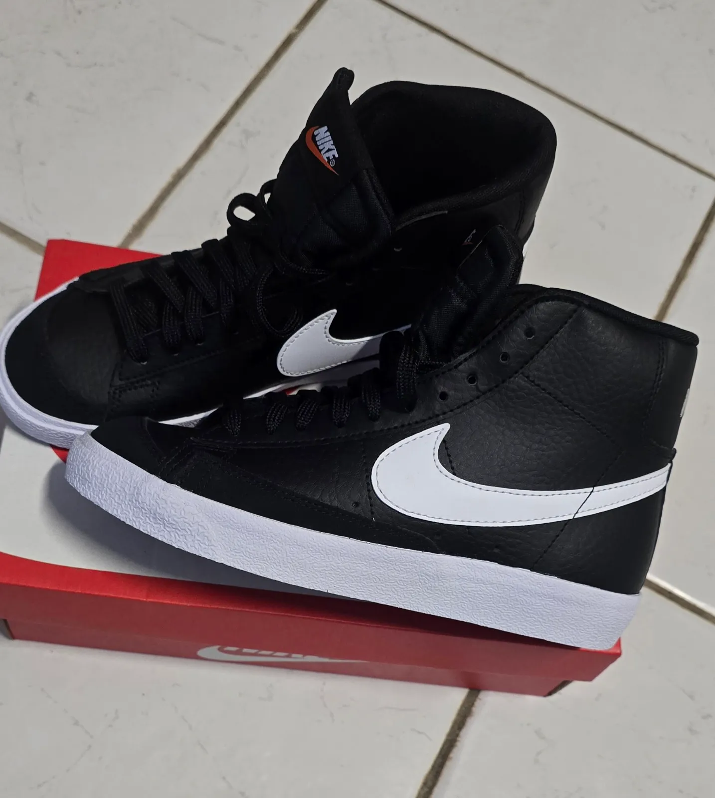 Nike — NEUVES baskets NIKE unisex blazer mid pointure 37.5 — photo 2