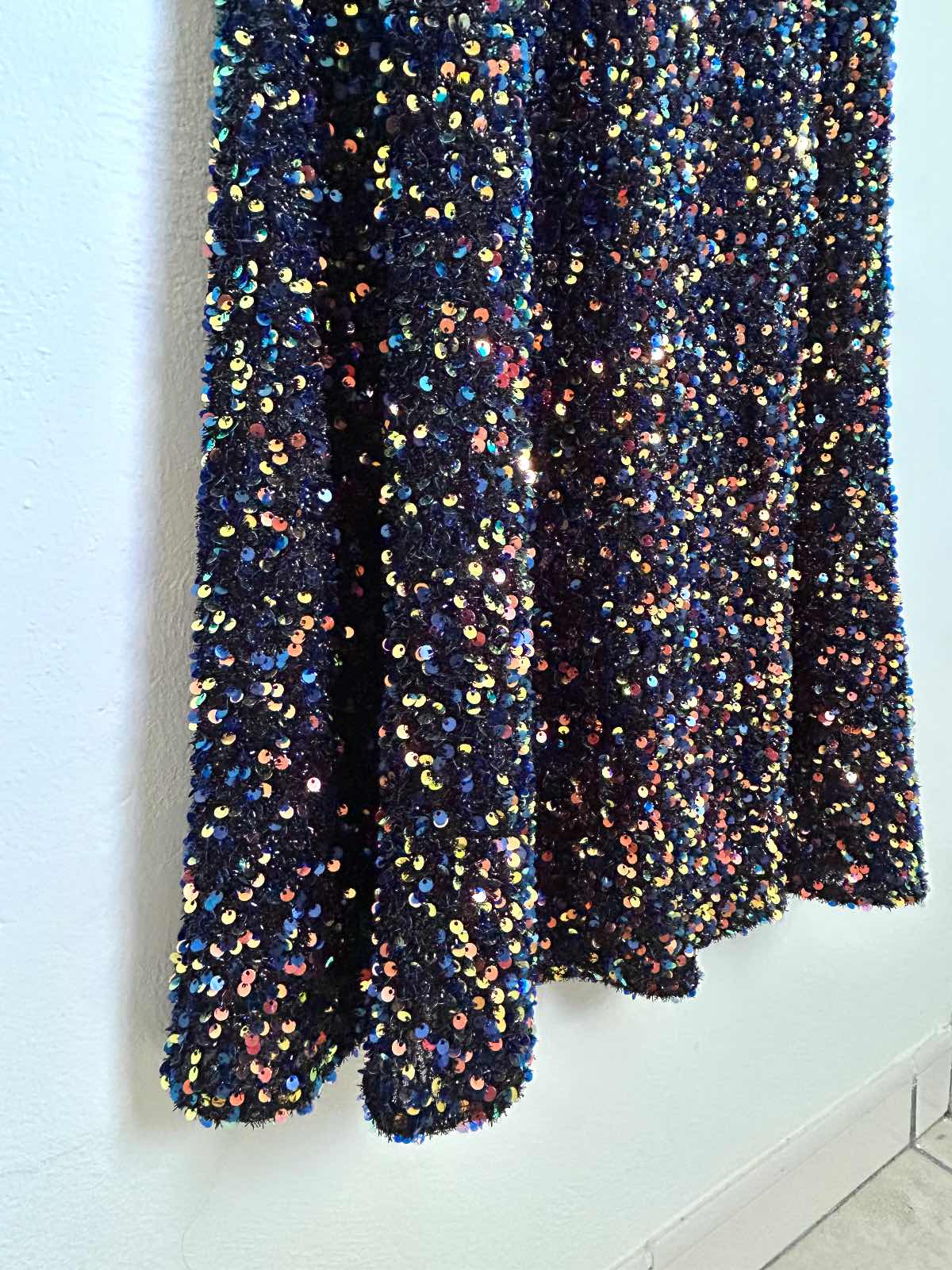 F&P — Robe de soirée F&P à sequins multicolores — photo 7