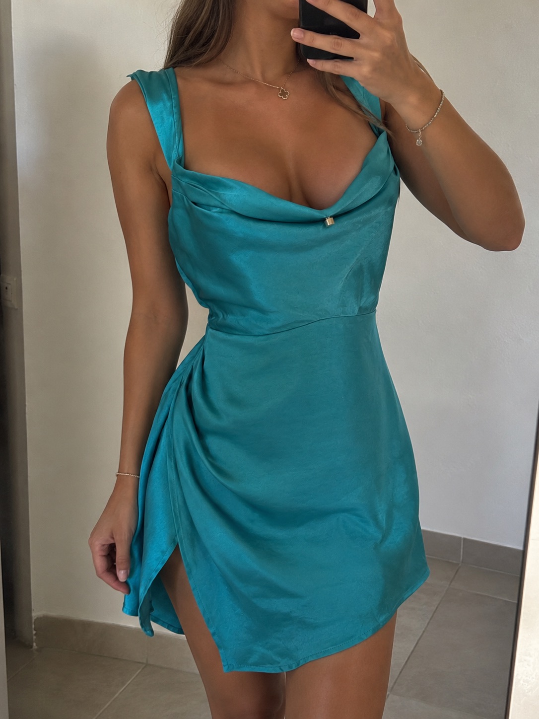 F&P — Magnifique robe Turquoise satinée neuve — photo 1