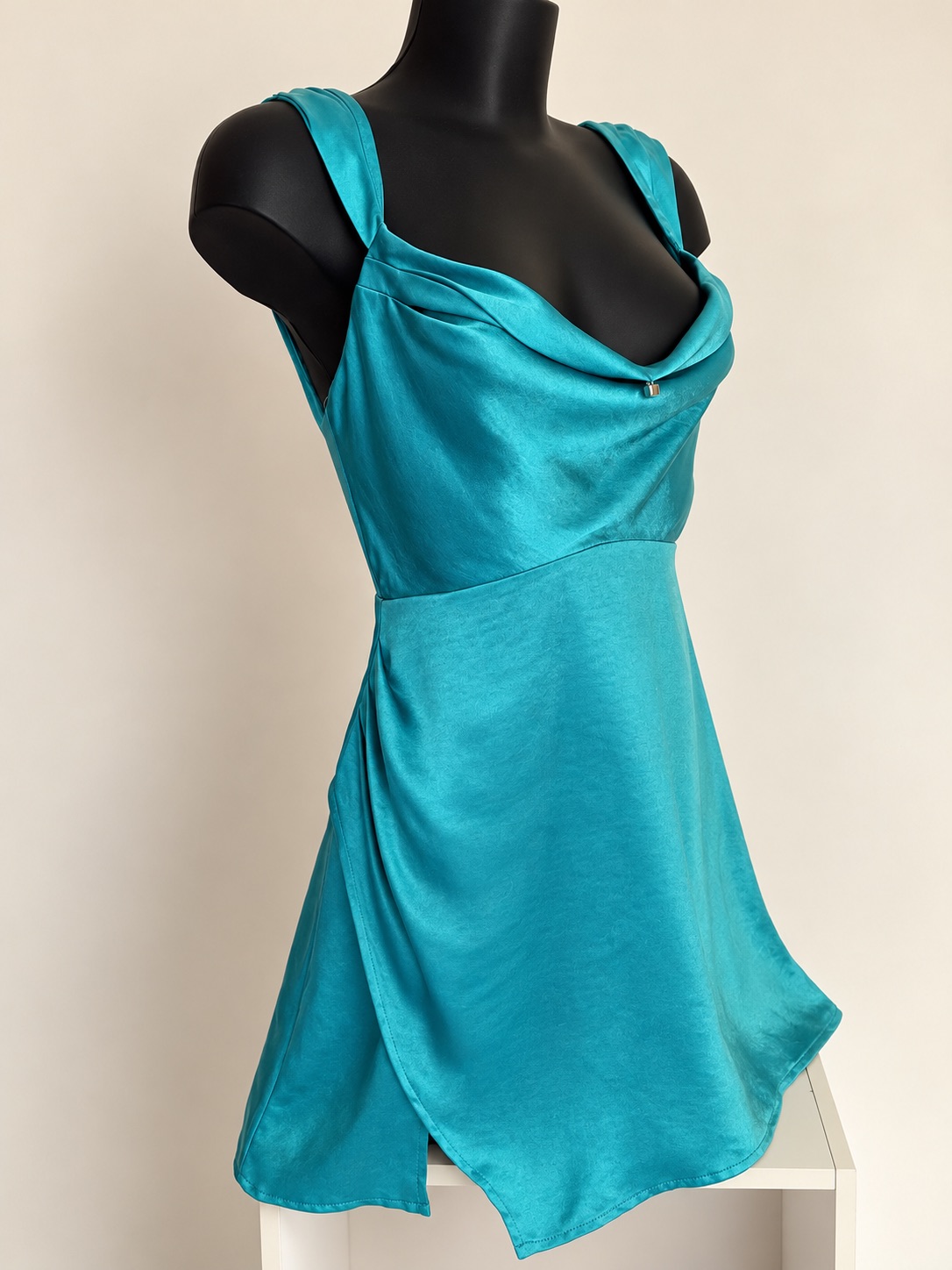 F&P — Magnifique robe Turquoise satinée neuve — photo 2