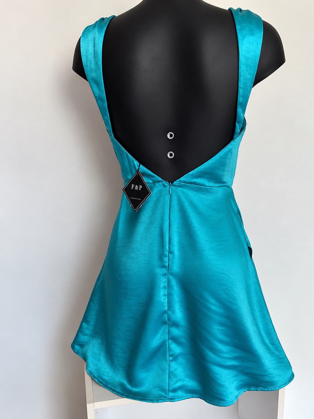 F&P — Magnifique robe Turquoise satinée neuve — photo 3