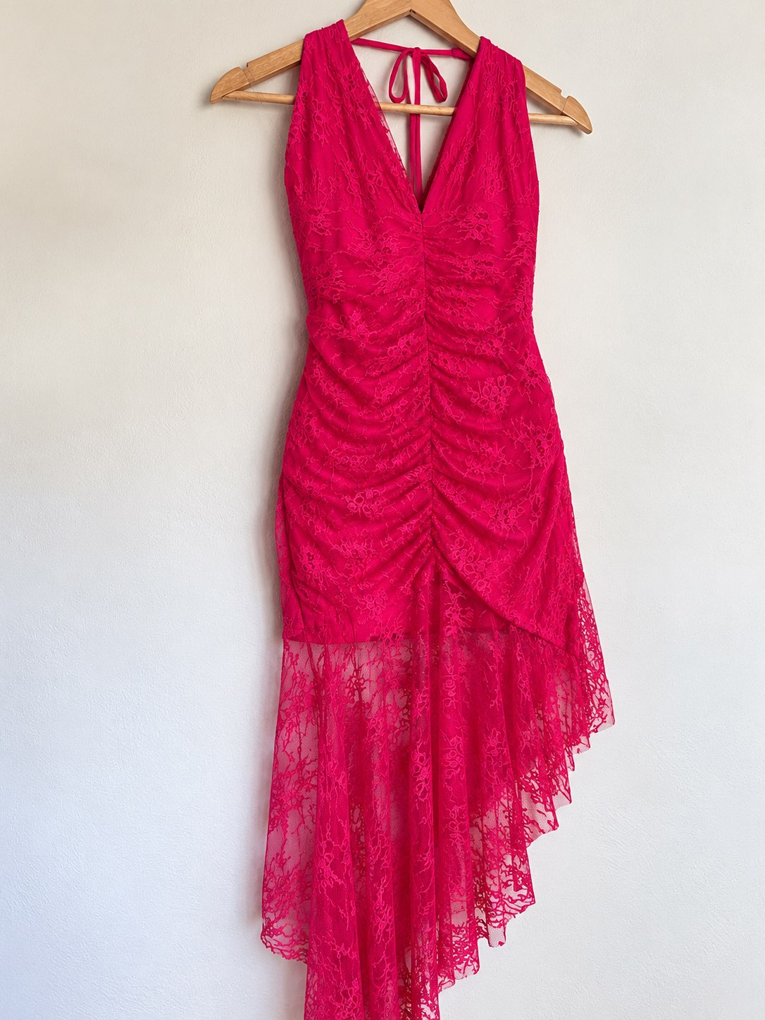 F&P — Robe cocktail asymétrique dentelle fuschia — photo 2