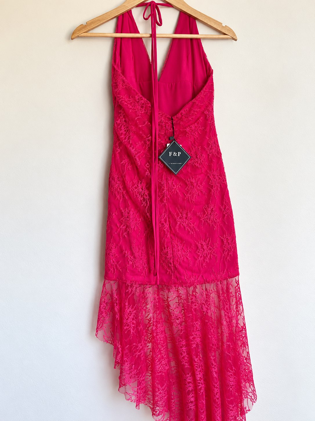 F&P — Robe cocktail asymétrique dentelle fuschia — photo 3
